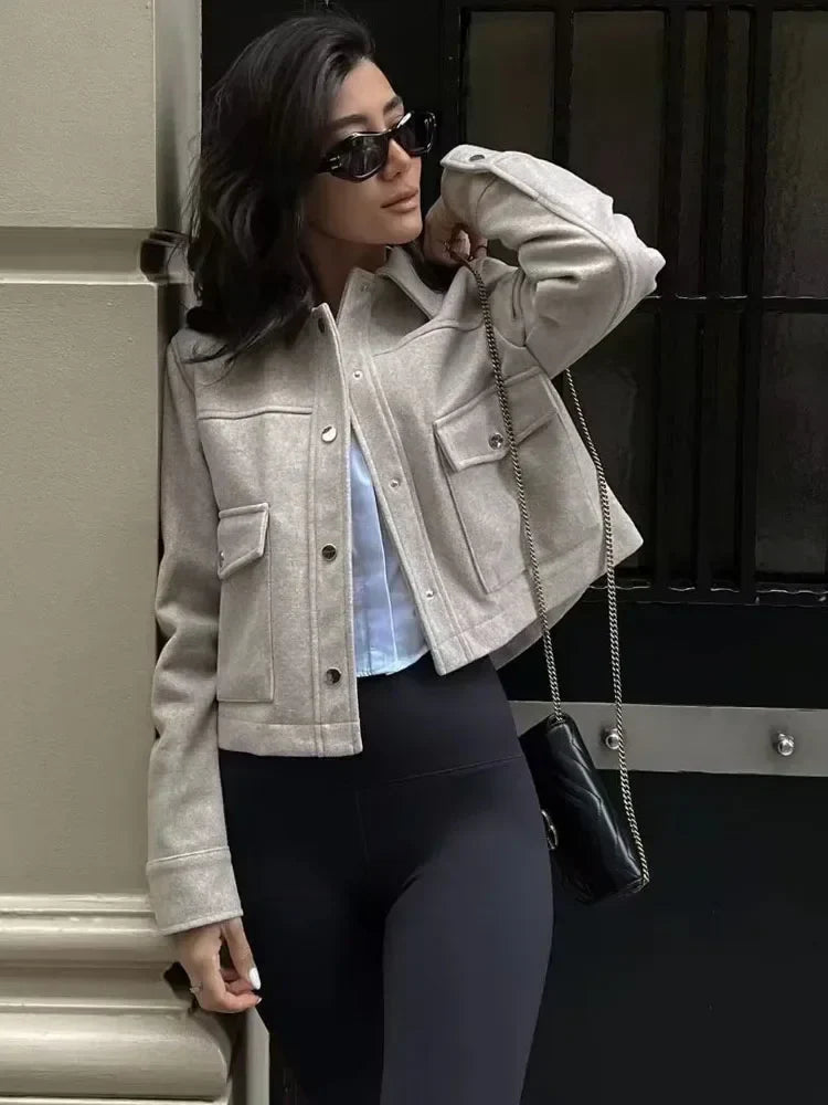 The Volu | Manteau court en laine avec boutons