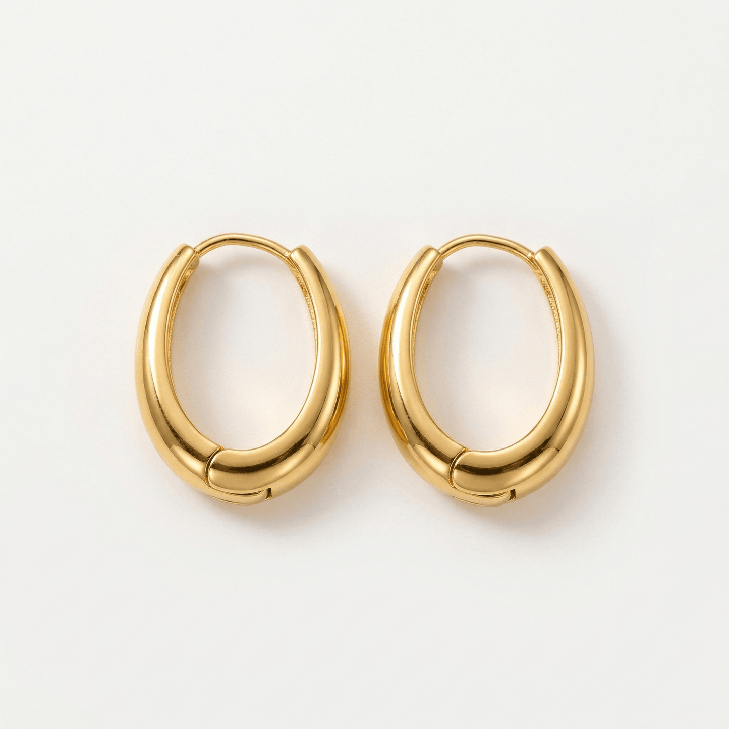 Huggie Creolen Gold